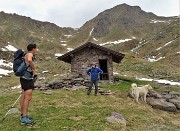 Laghi Gemelli dalle Baite di Mezzeno, fiori, stambecchi e ancora neve (4giu21) - FOTOGALLERY